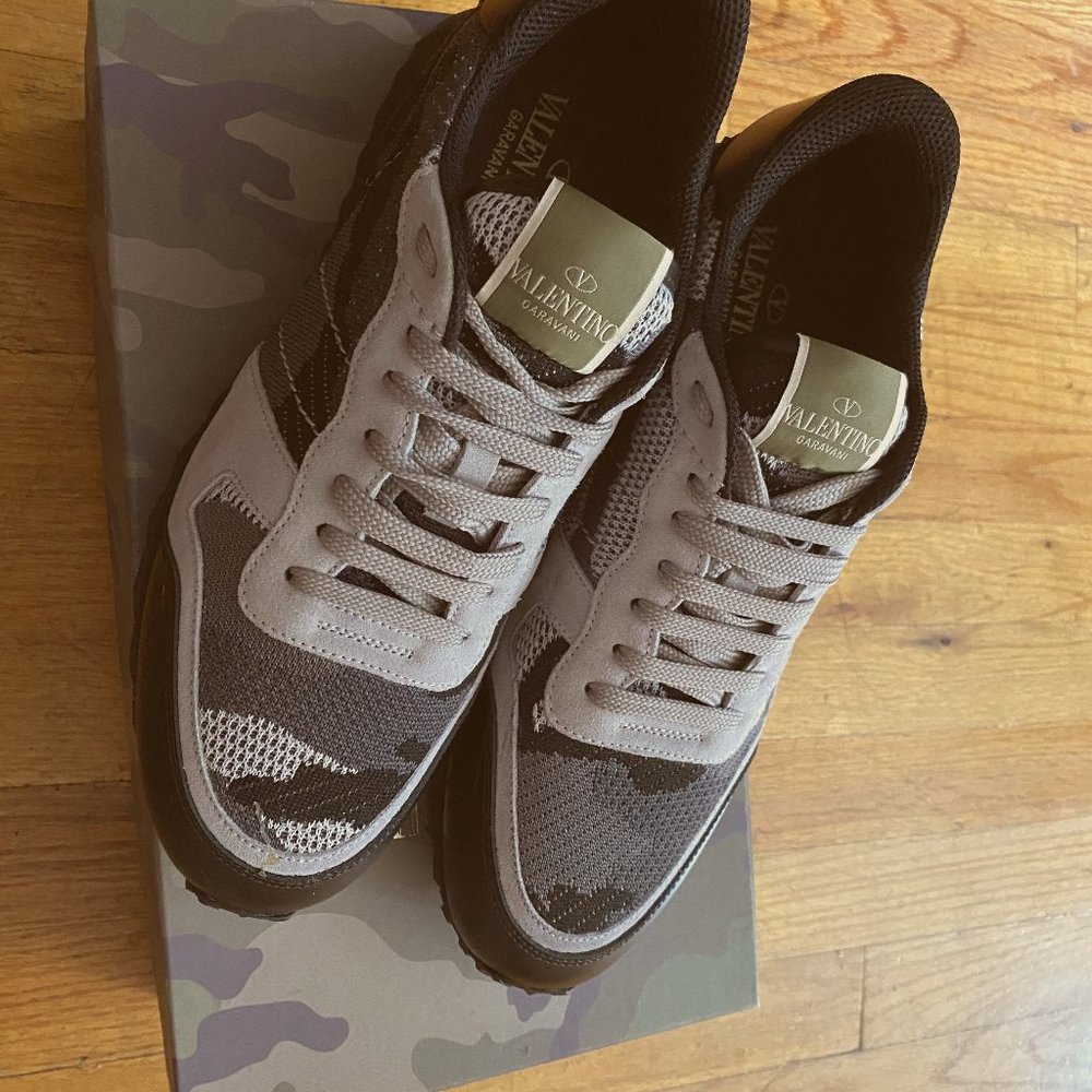 ROCKRUNNER GRAY CAMOUFLAGE LAMINATED SNEAKER SIZE 42 1/2 EU SIZE 9.5 US